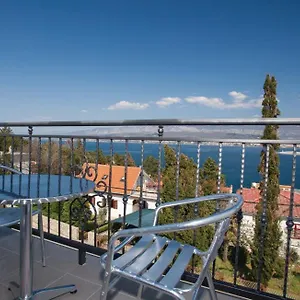 Janja Apartmán